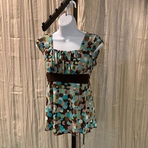 Byline short sleeve women’s top. Size small